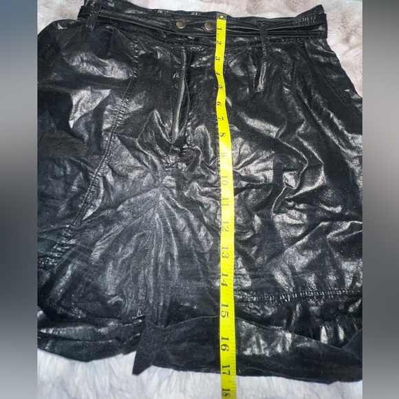 Isabel Marant Spring Collection Black Shorts Tweni Coated-Cotton FR40/US8 - Picture 11 of 16